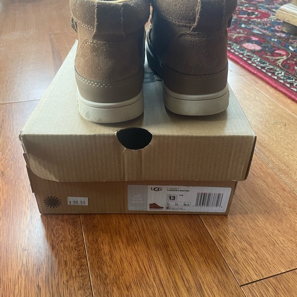 Uggs boots size 13 kids - Picture 3 of 5
